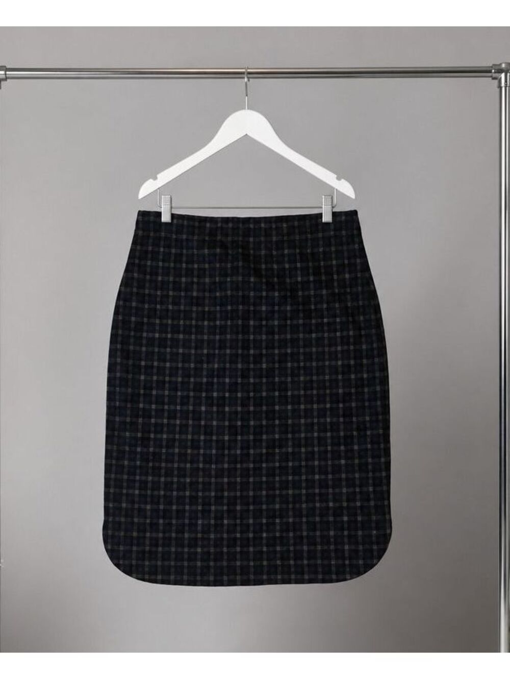 Max Studio Women's XS Plaid Pencil Skirt with Curved Hem, Navy and Black